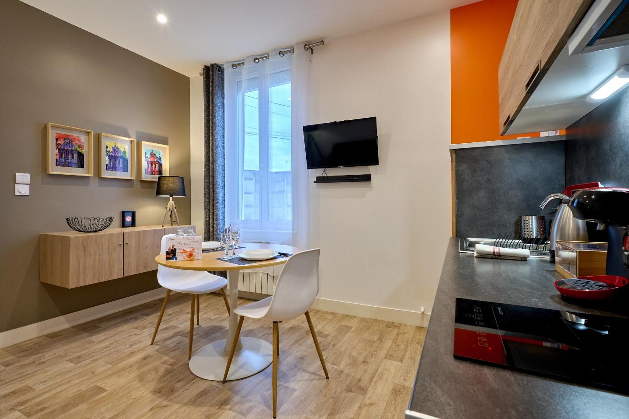 Le Faidherbe Style Appart' Hotel - Wifi Gratuit - Parking Gratuit Calme Et Lumineux Nevers Eksteriør bilde