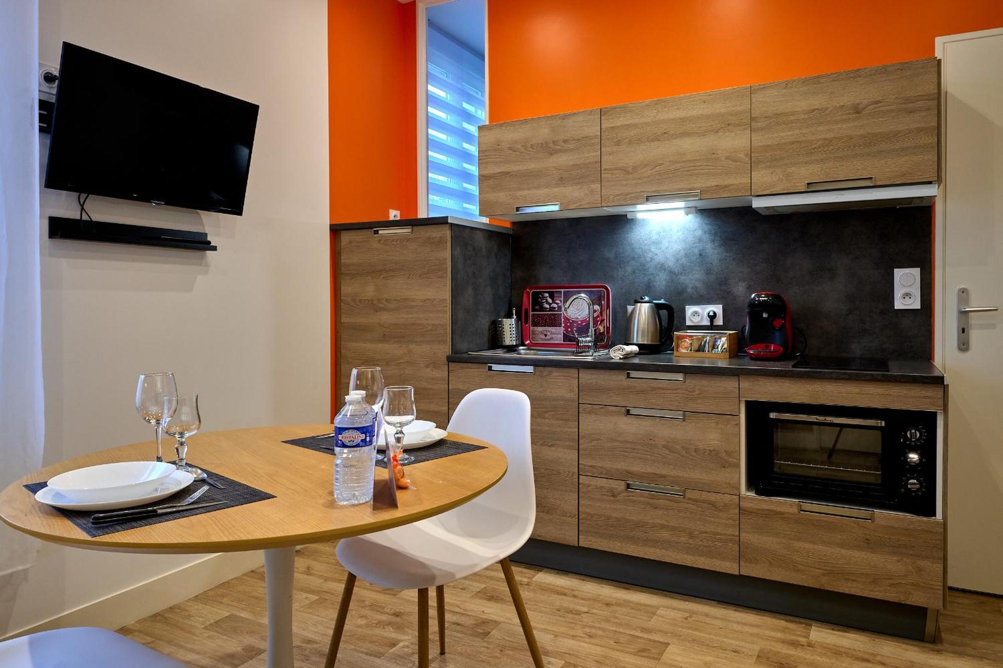 Le Faidherbe Style Appart' Hotel - Wifi Gratuit - Parking Gratuit Calme Et Lumineux Nevers Eksteriør bilde